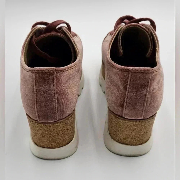 Steve Madden Womens Size 7 Pink Korrie Velour Chunky Sneakers - Picture 7 of 7